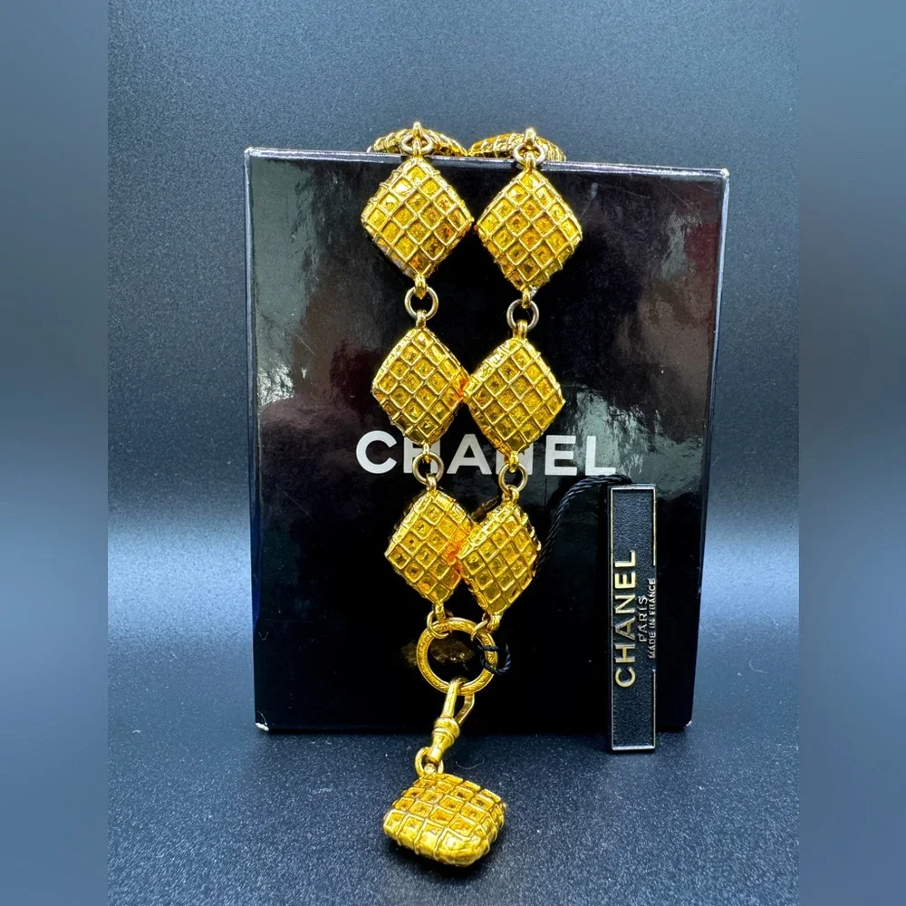 LOT 1455 24K gold plated CHANEL vintage bracelet